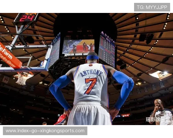 NBA巨星隔扣硬吃内线：巅峰对决中的霸气表现