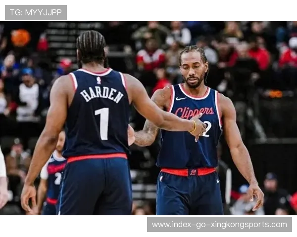 伦纳德终场前关键一投命中，快船在主场笑纳胜利