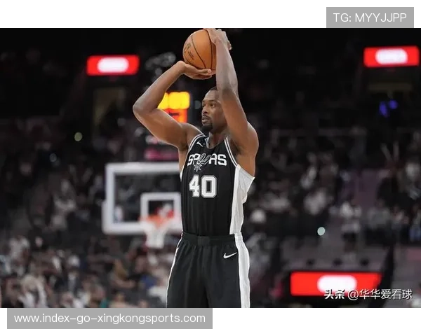 乔治外线连得关键分,洛杉矶强势反超 乔治外线连得关键分,洛杉矶强势反超