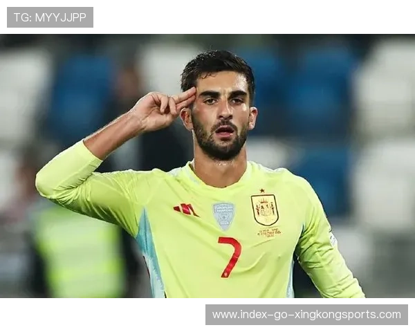 费兰托雷斯反越位接球非常聪明：场上智慧的启示与训练新纪元